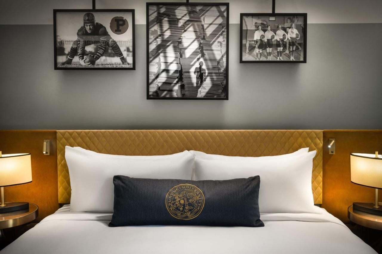 Deluxe King Room with Sofa Bed