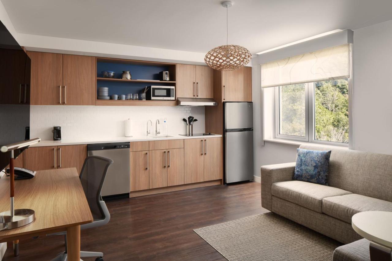 One-Bedroom King Suite Sofa Bed