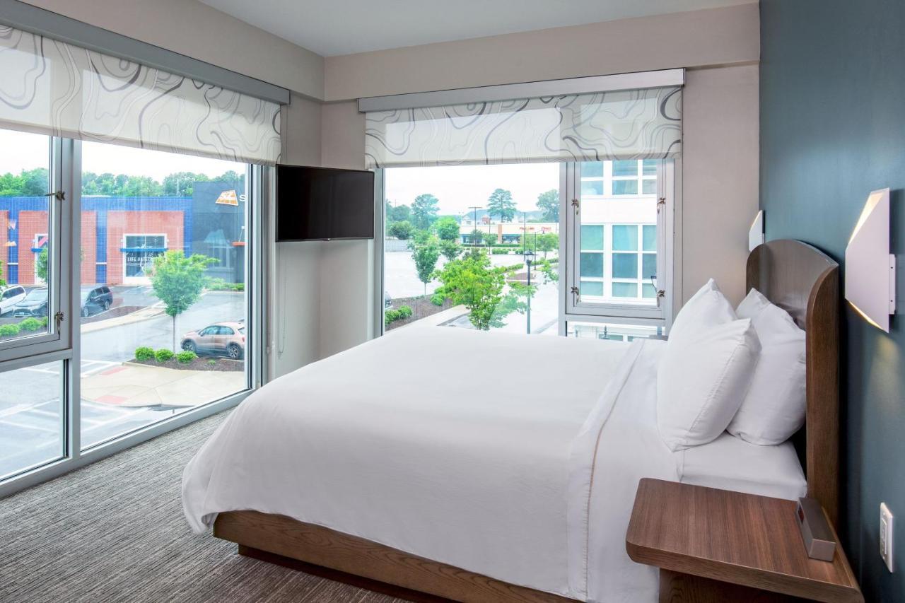 1 Bedroom Suite 1 King Sofa bed Full Kitchen