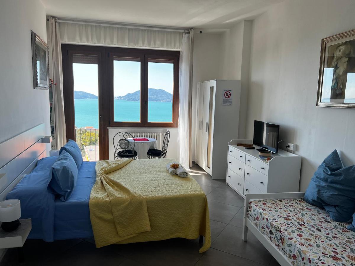 Deluxe Double or Twin Room Sea View