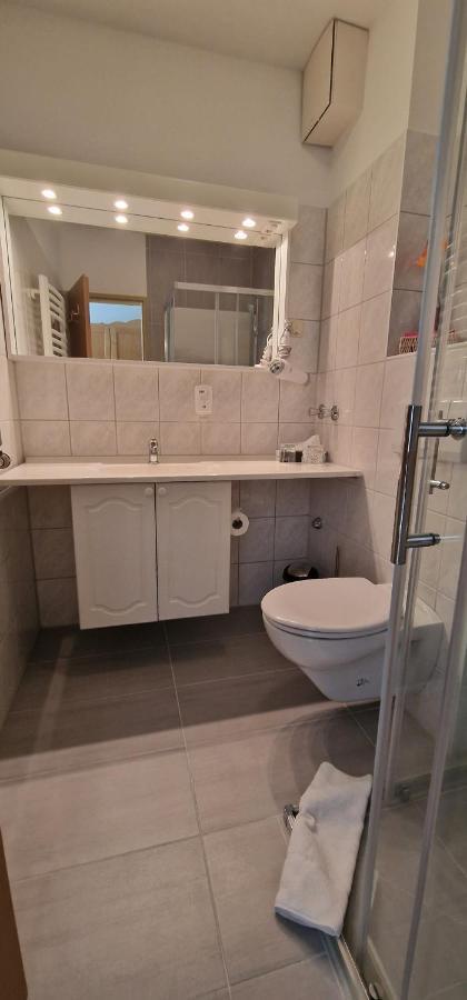 Single Room,1580584837:JPEG