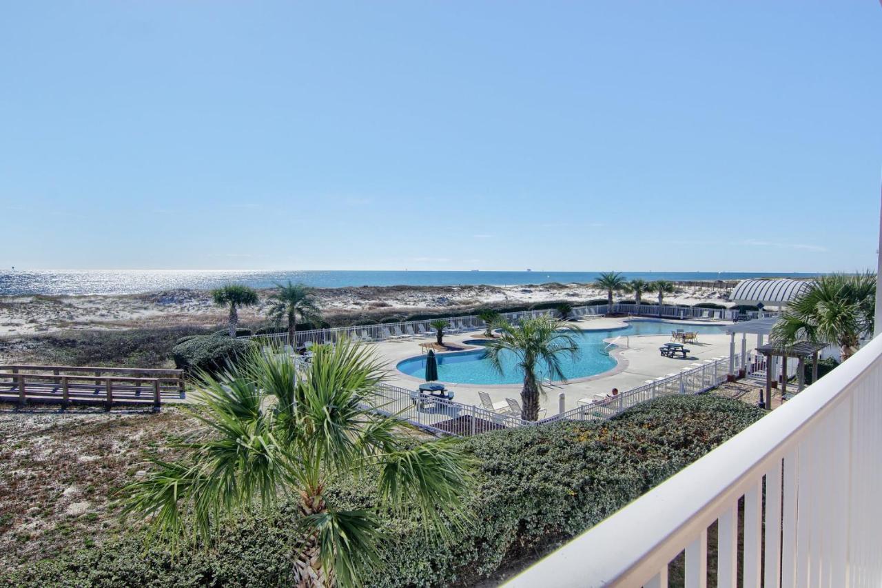 One-Bedroom Apartment Oceanfront
