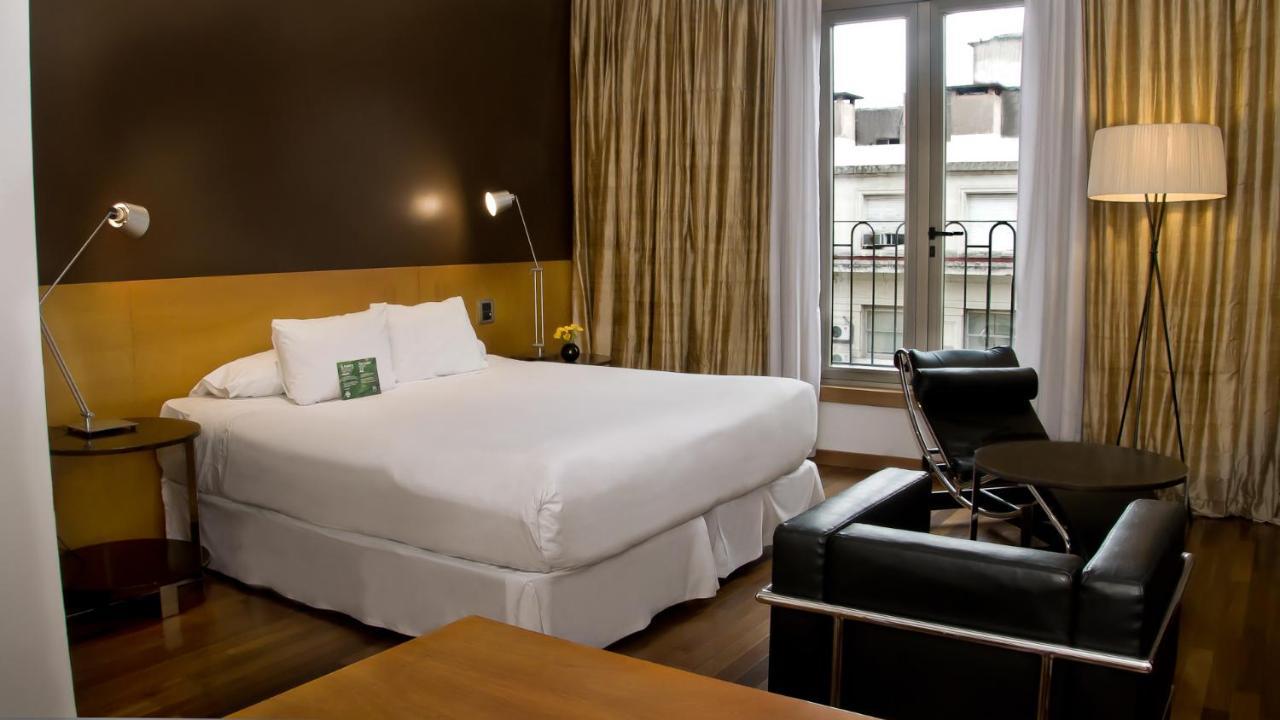 725 Double Room
