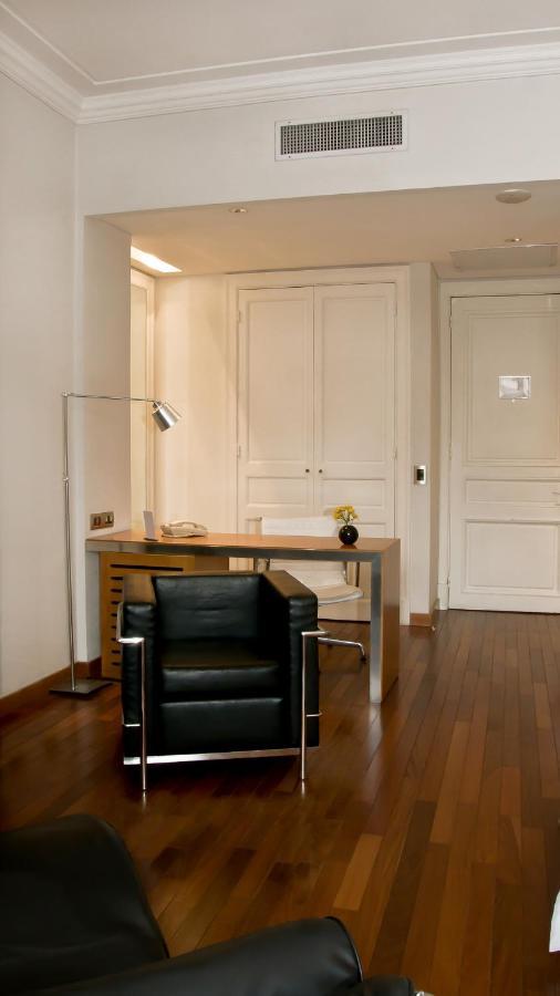 725 Double Room