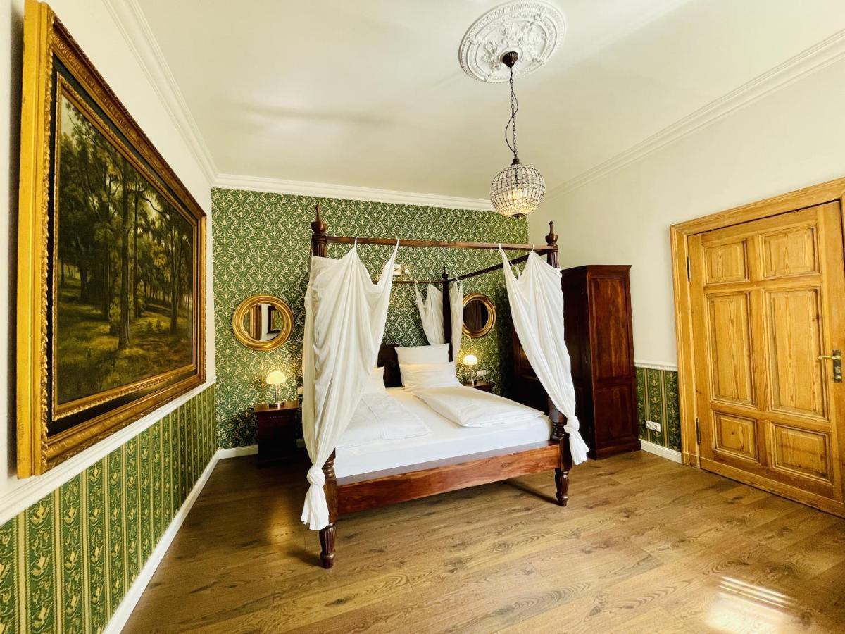 Large Double Room Garden View