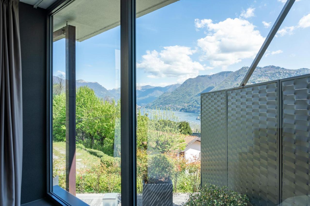 Deluxe Double or Twin Room Partial Lake View Garden
