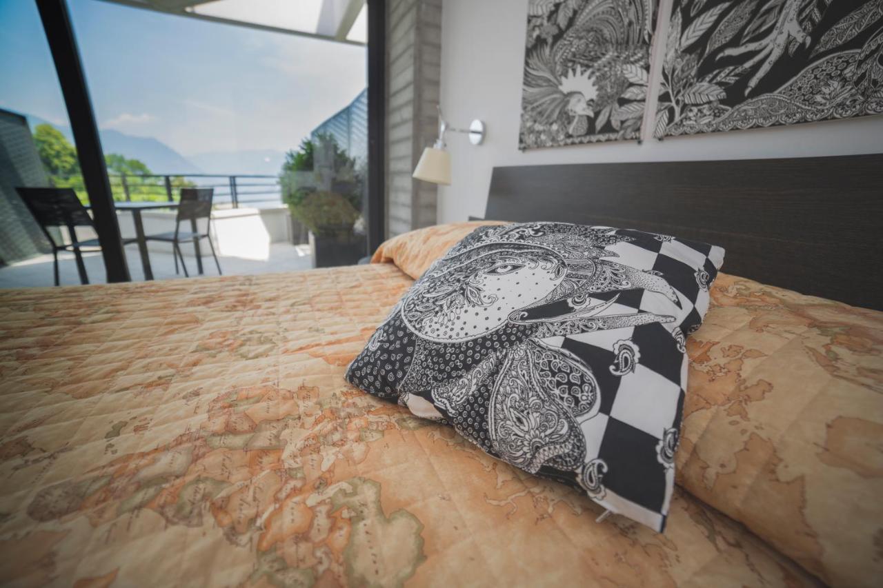 Deluxe Double or Twin Room Partial Lake View Garden