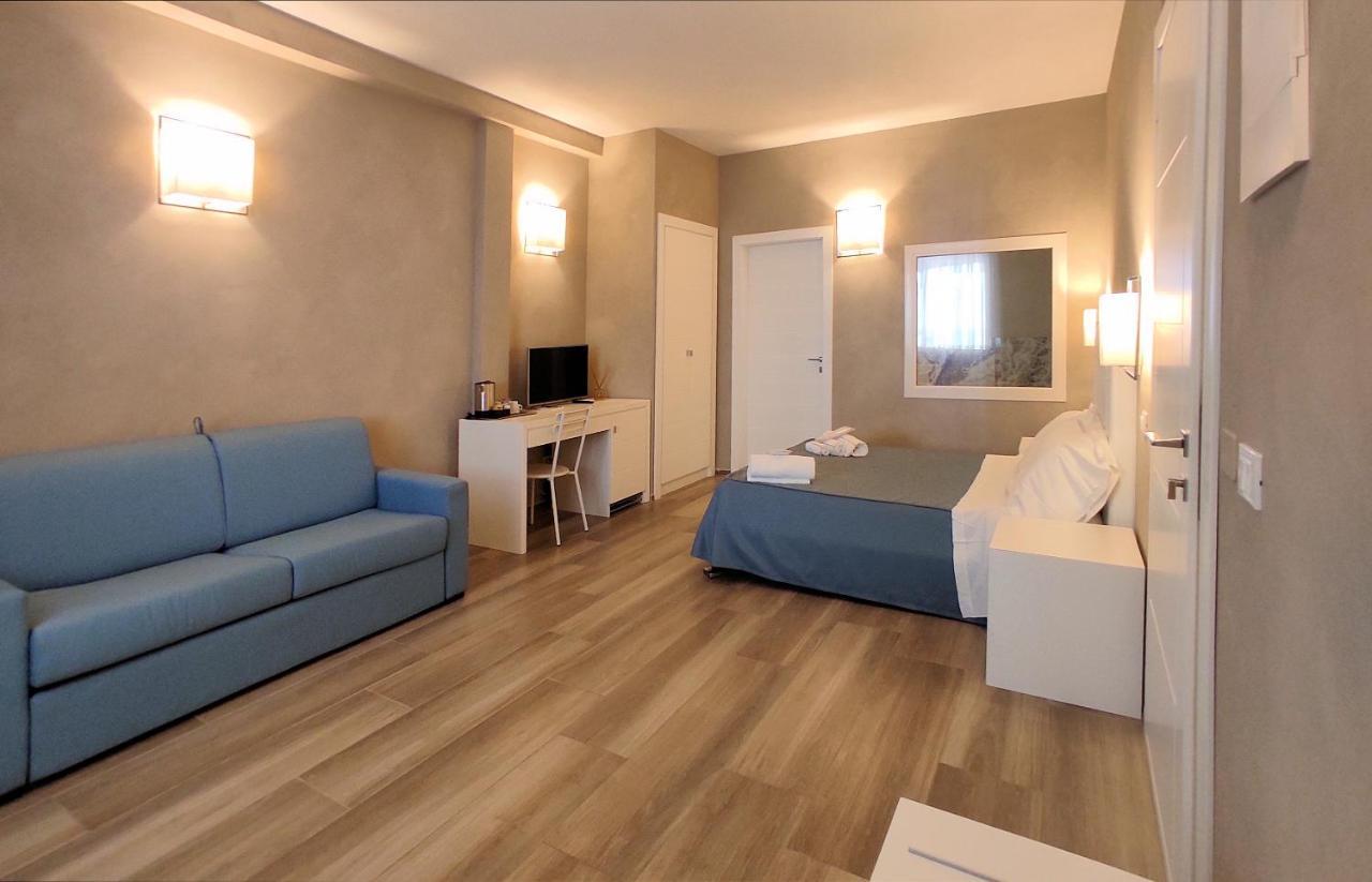 Quadruple Room Terrace