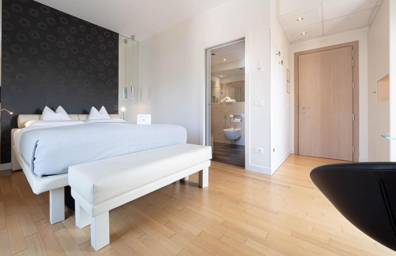 Design Double or Twin Room