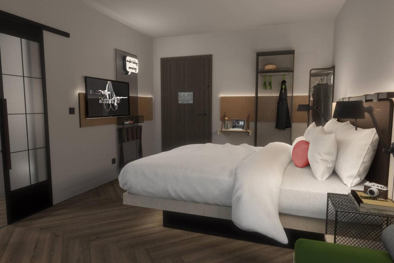 Moxy Sleeper Queen Guest Room 1 Queen