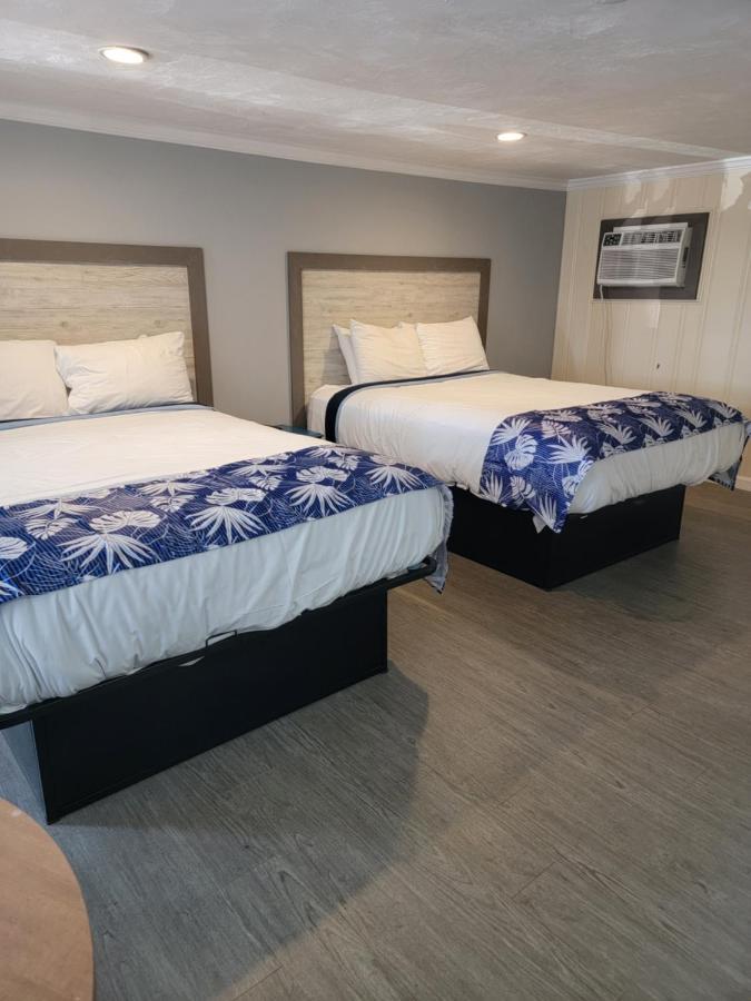 Queen Room Two Queen Beds Non-Smoking
