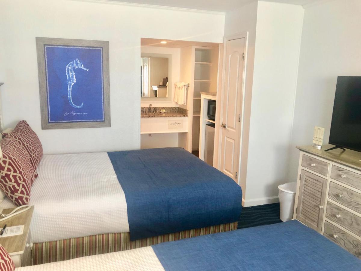 Queen Room Pool View Third Floor