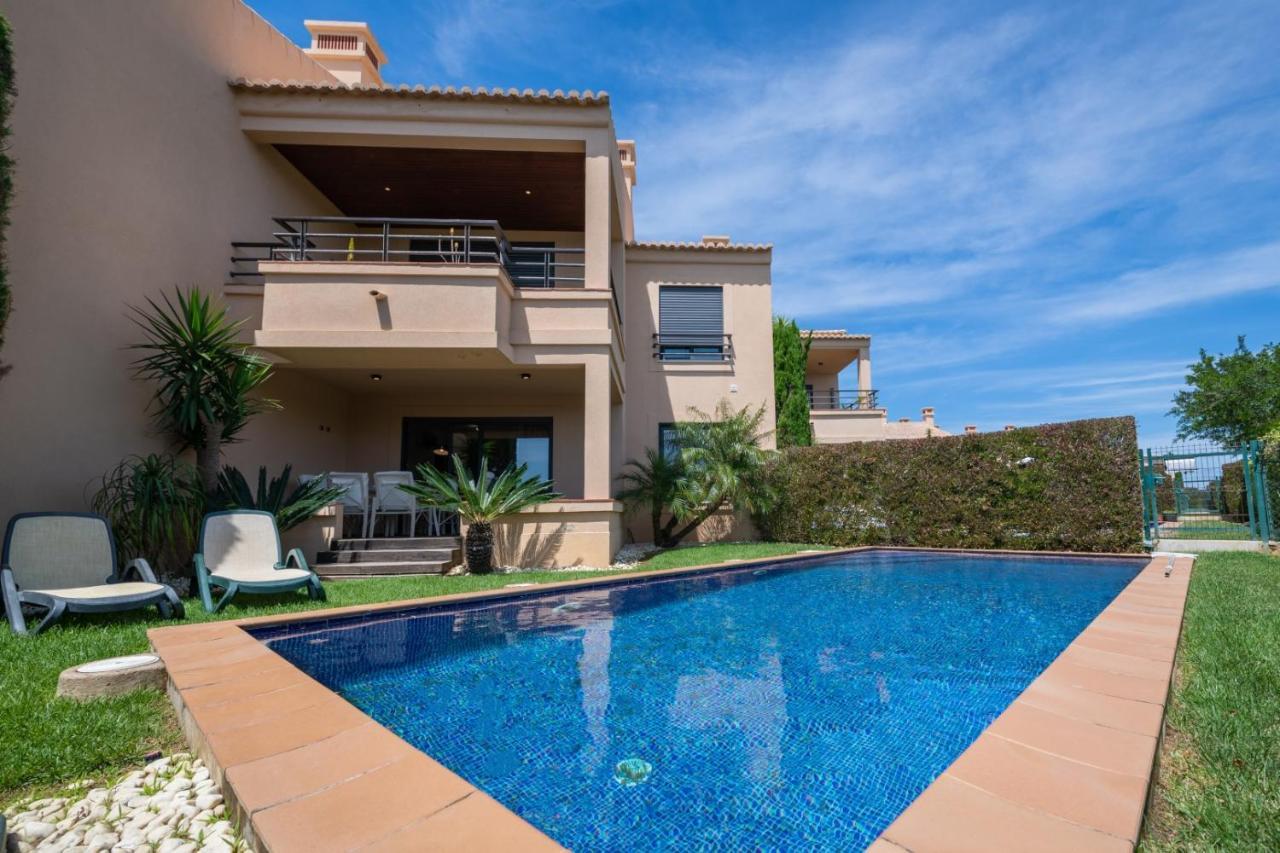 Two-Bedroom Apartment Pool Garden