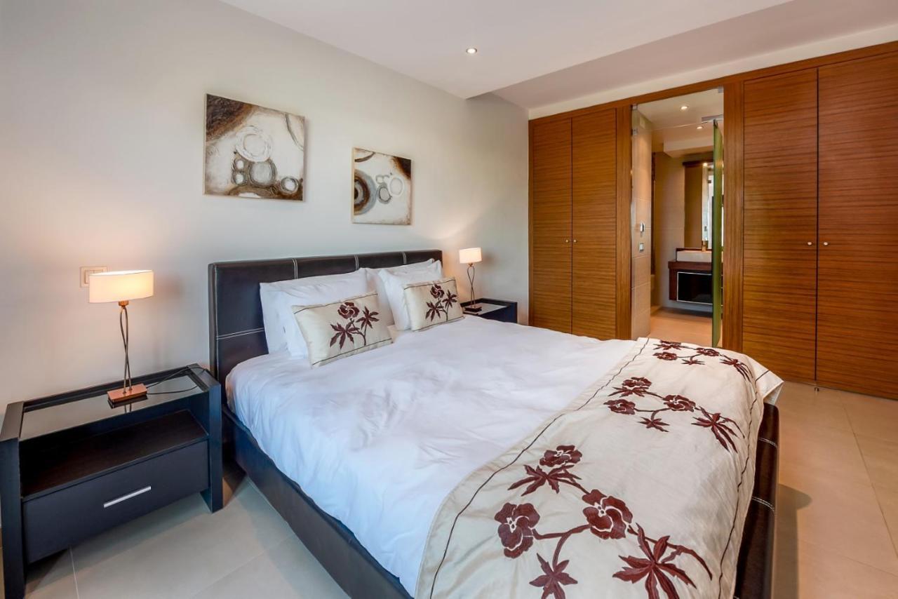 Two-Bedroom Apartment Pool Garden
