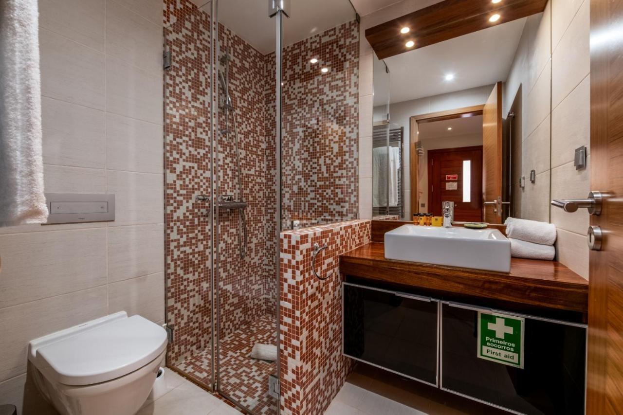 Two-Bedroom Apartment Pool Garden