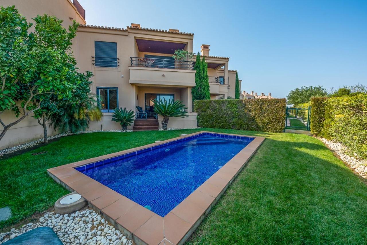 Two-Bedroom Apartment Pool Garden