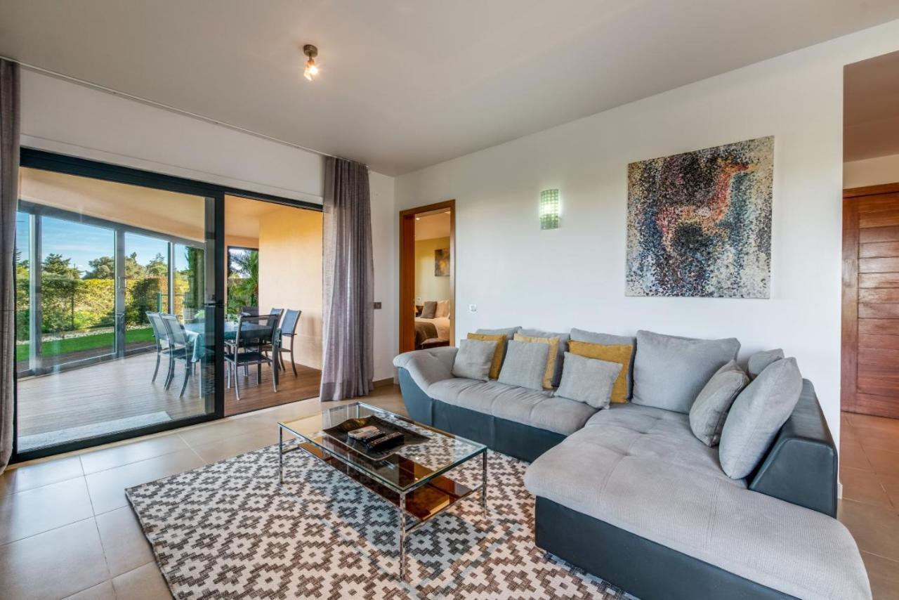 Two-Bedroom Apartment Pool Garden