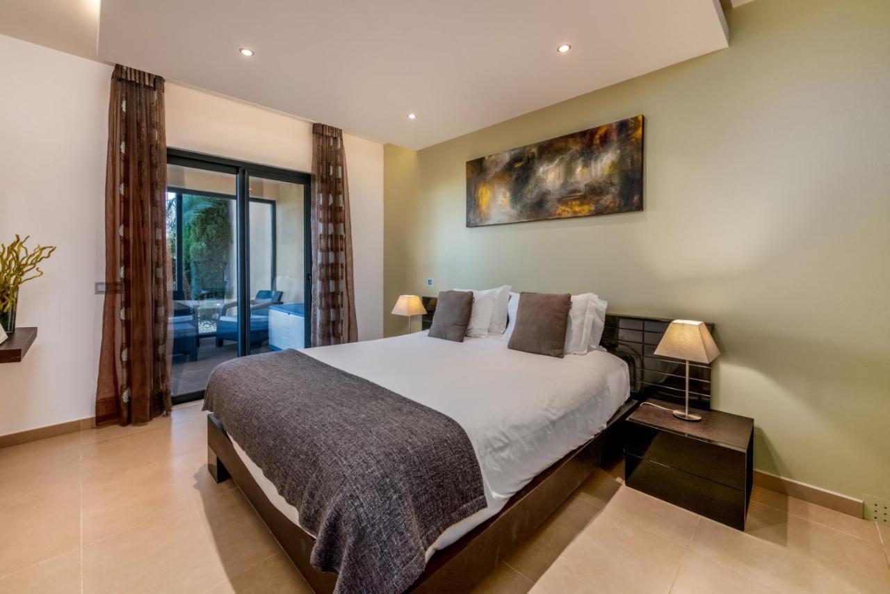 Two-Bedroom Apartment Pool Garden