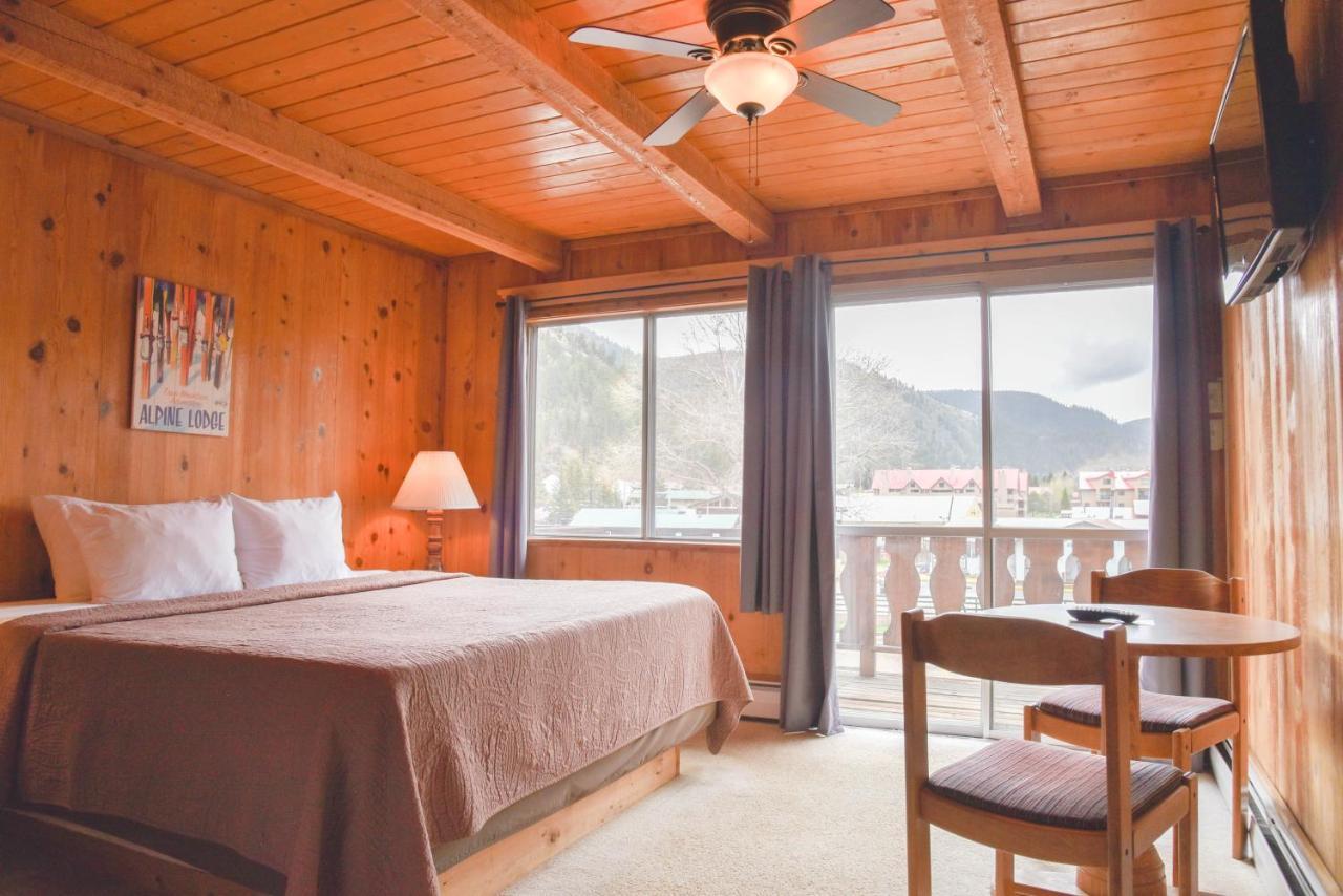 Single King Ski View