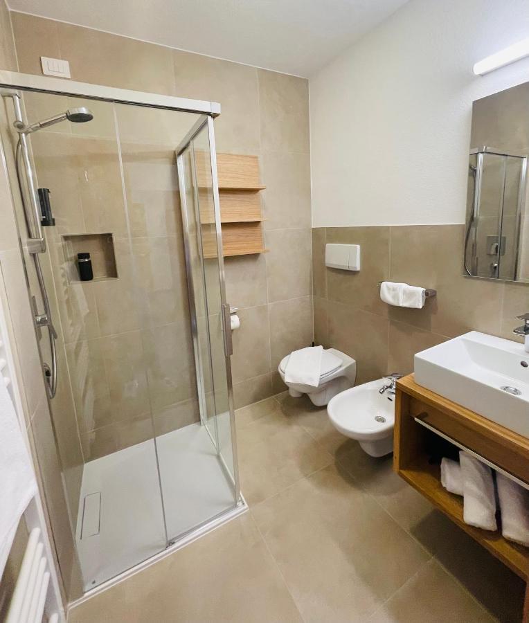 Large One-Bedroom Apartment Balcony