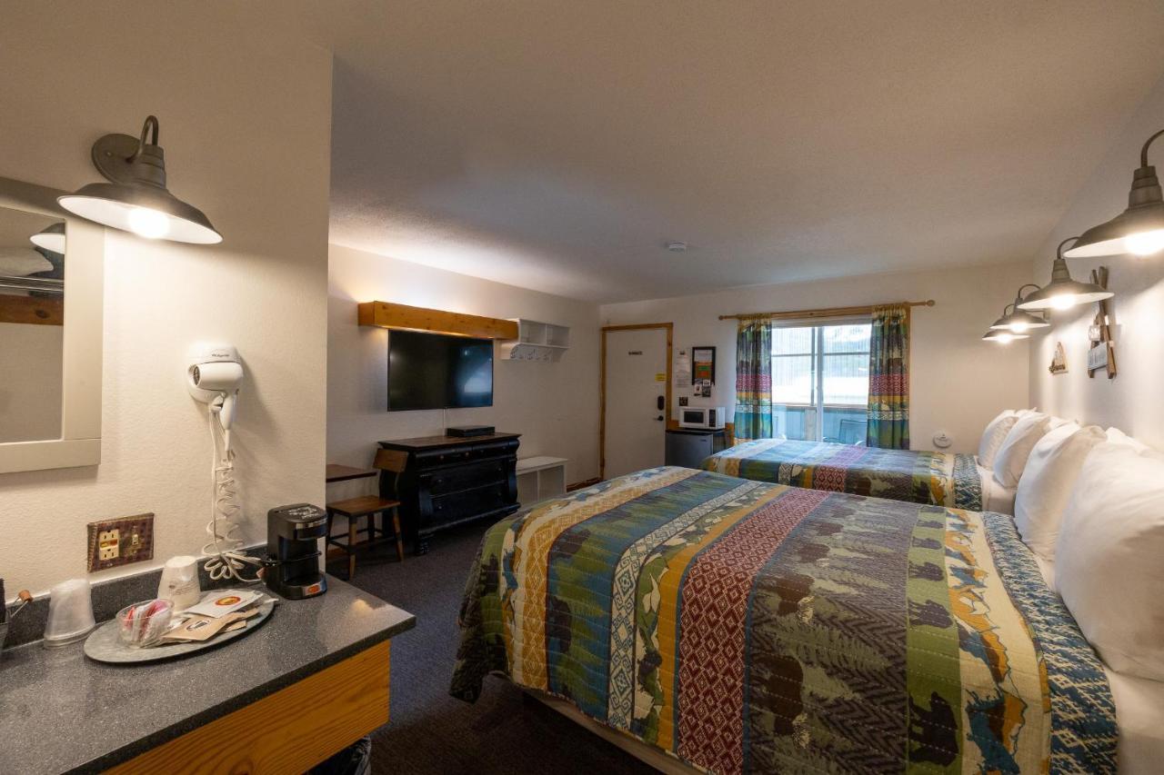 Deluxe Queen Room