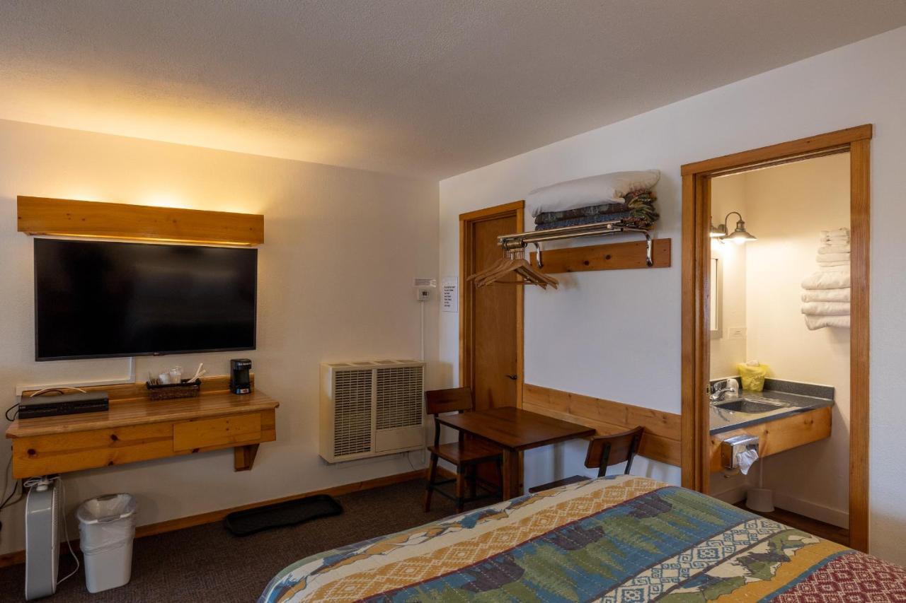 Deluxe Double Room Bath