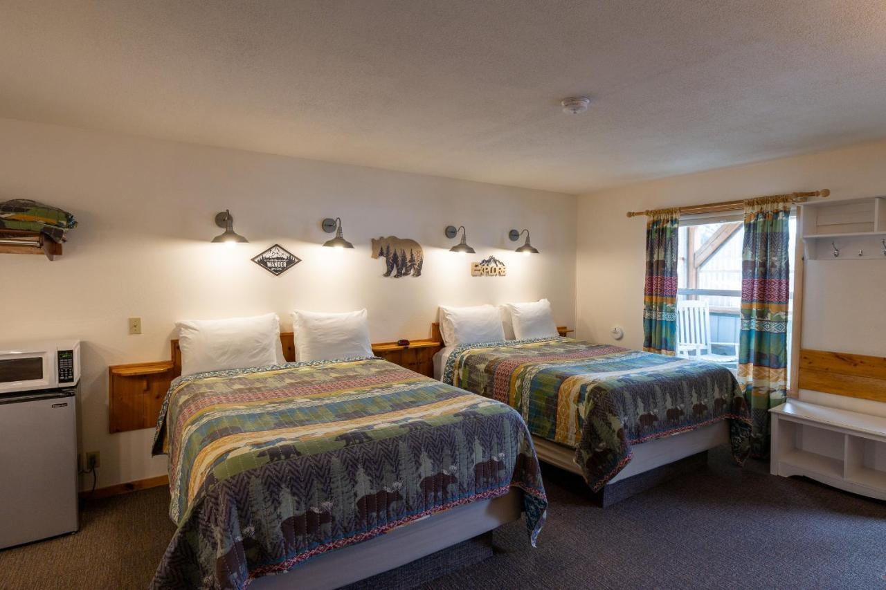 Deluxe Queen Room