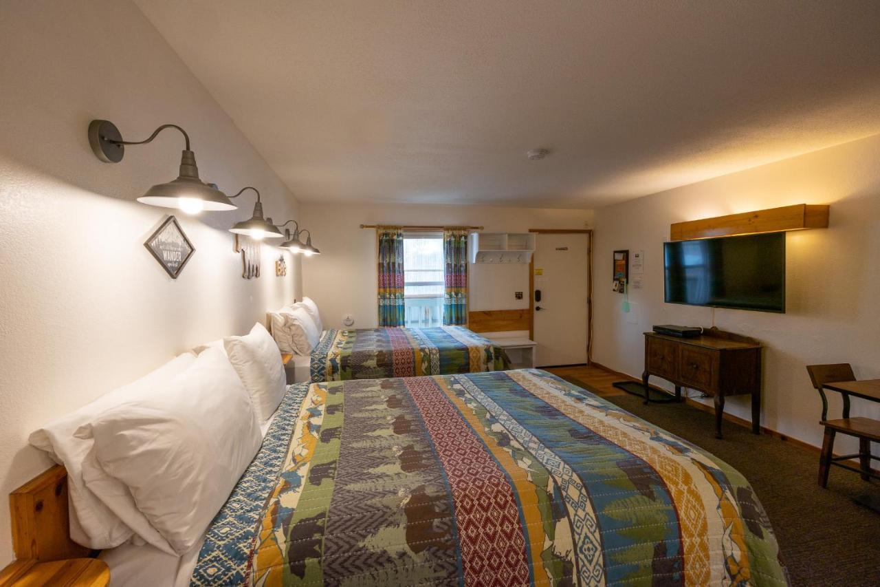 Deluxe Queen Room