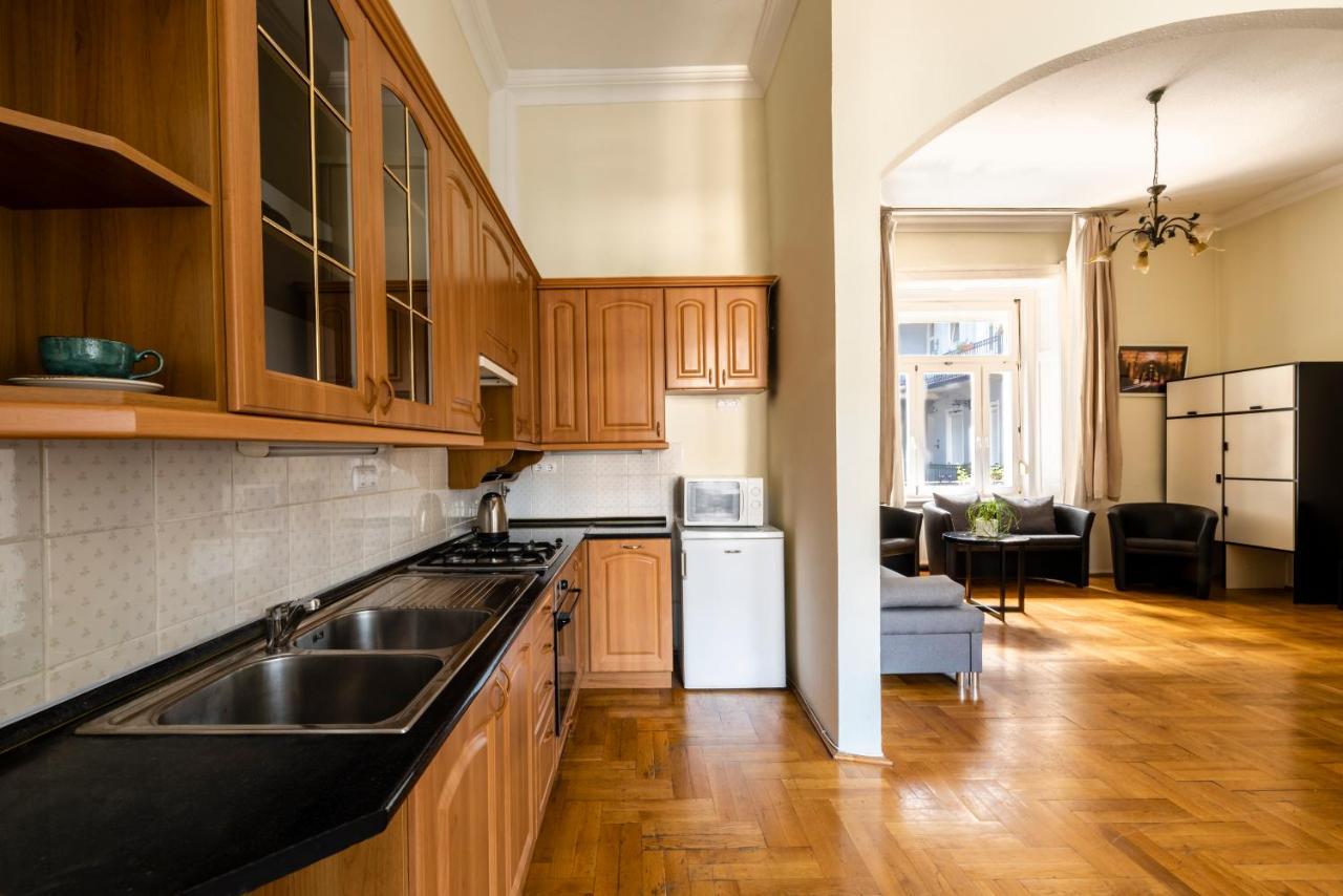 Apartamento com 1 Quarto