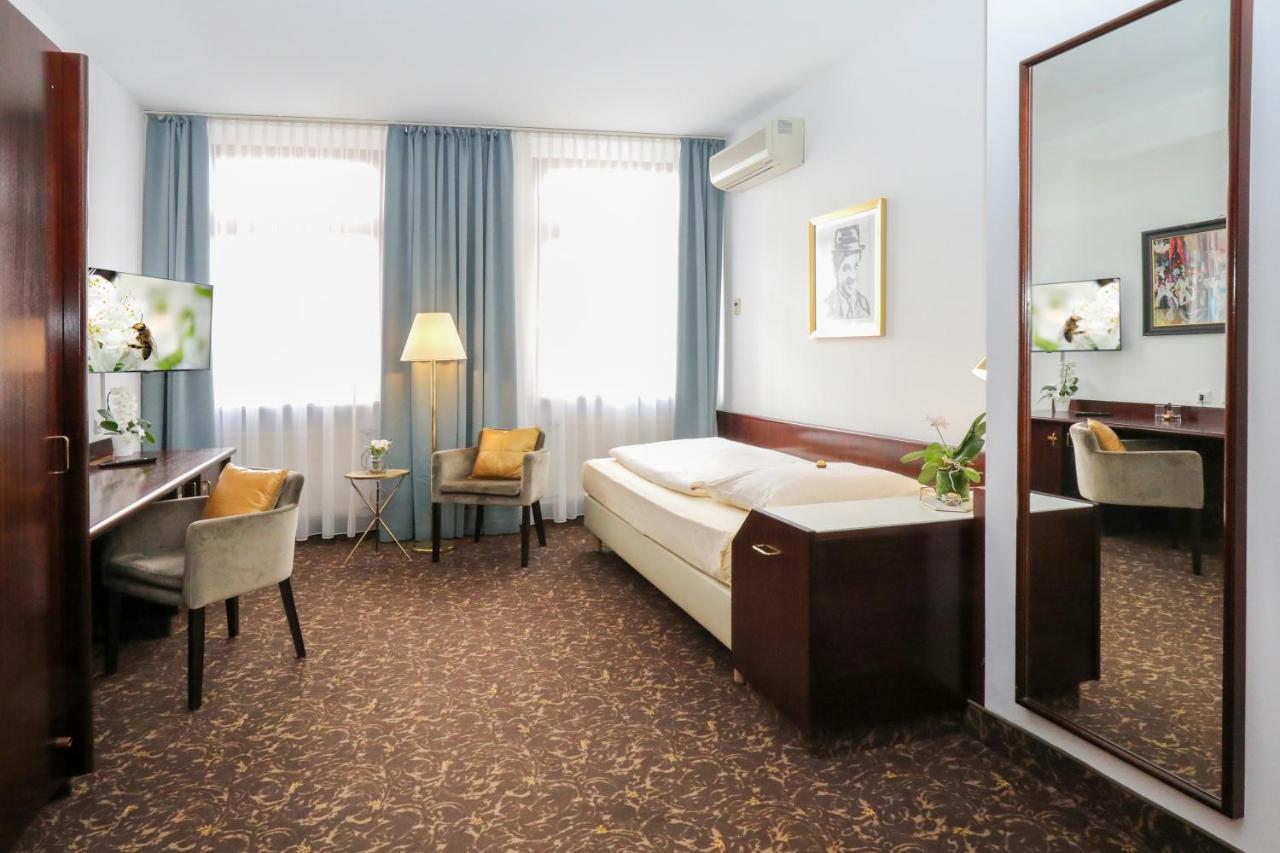 Premium Single Room
