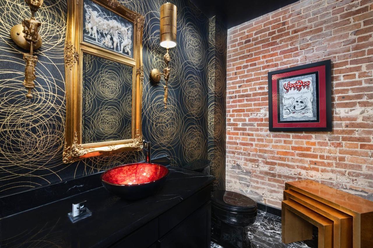 Two-Bedroom Presidential Suite