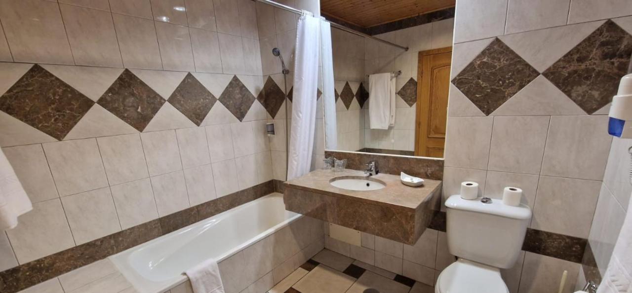 Standard Quadruple Room,1405178966:JPEG