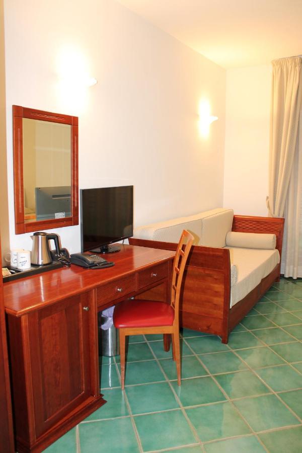 Comfort Double or Twin Room with Partial Sea View,1405237229:JPEG
