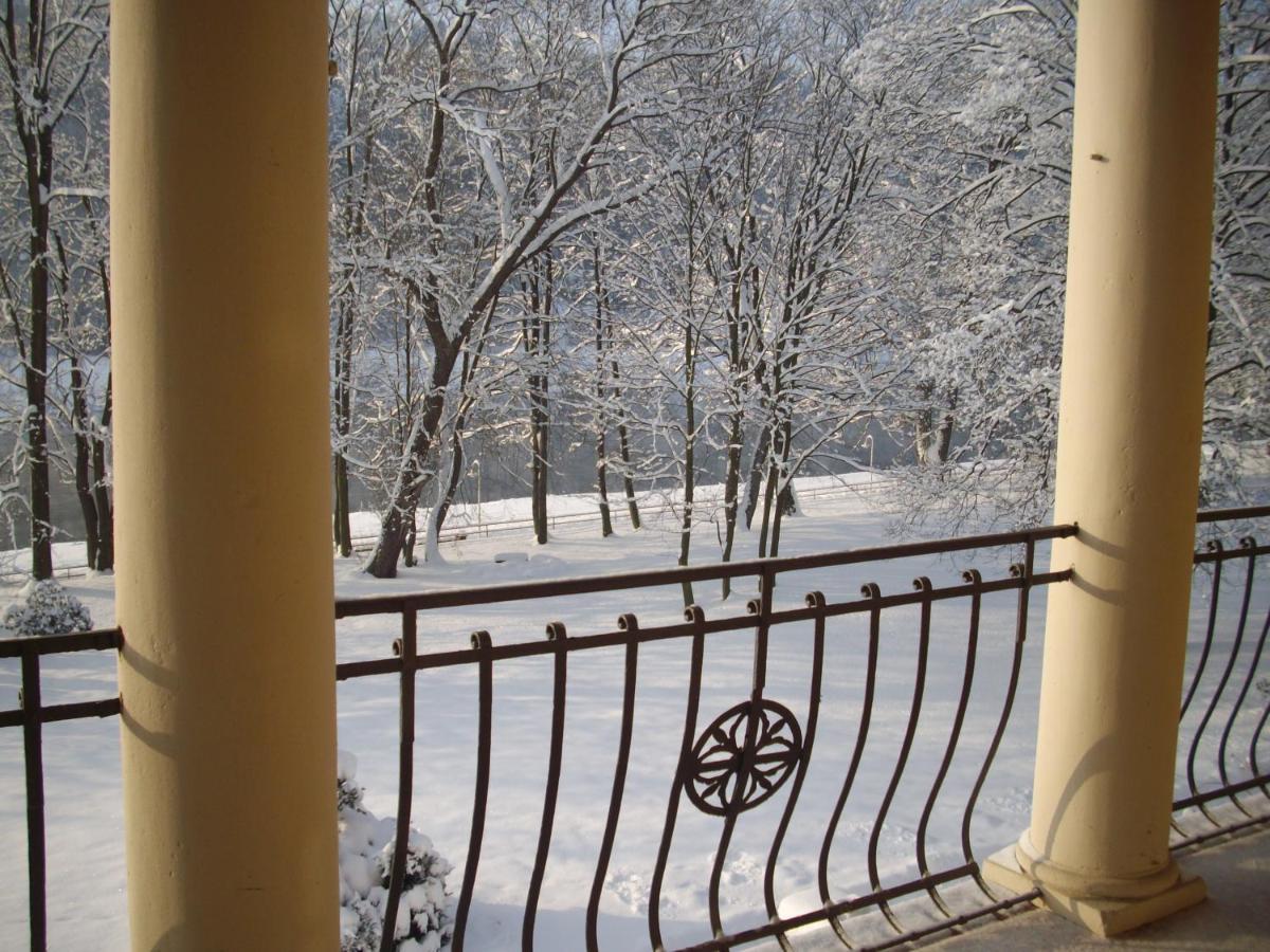 Elbblick Zimmer mit Balkon