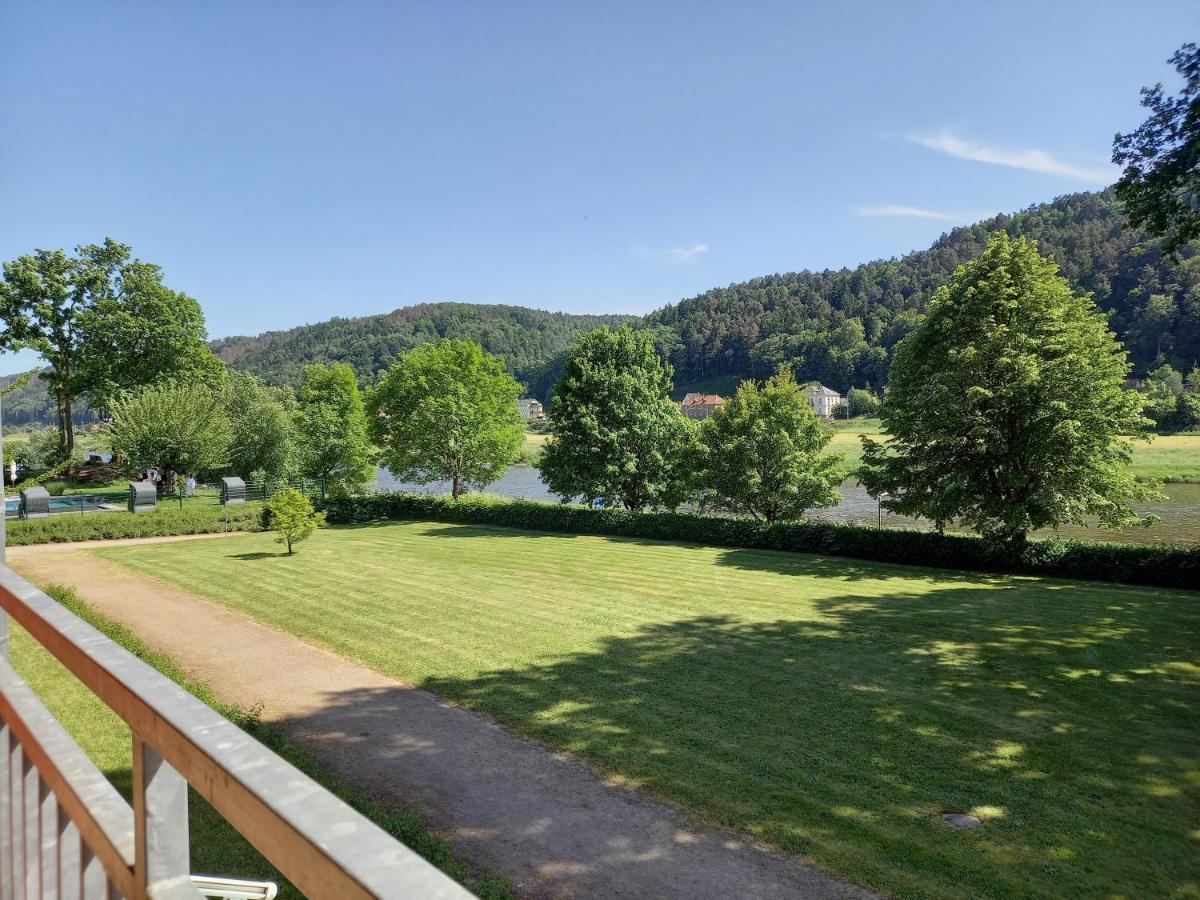 Elbblick Zimmer mit Balkon