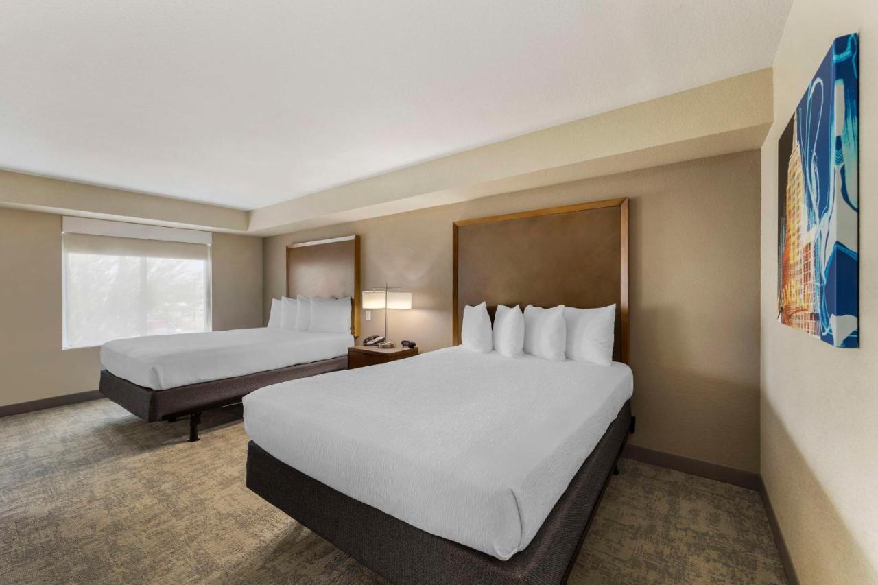 Queen Room Two Queen Beds Disability Access or Non-Smoking