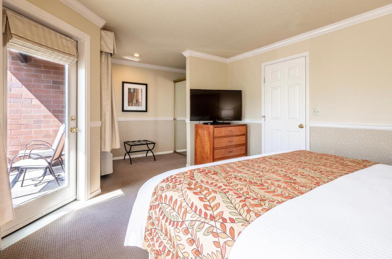 Suite with City View