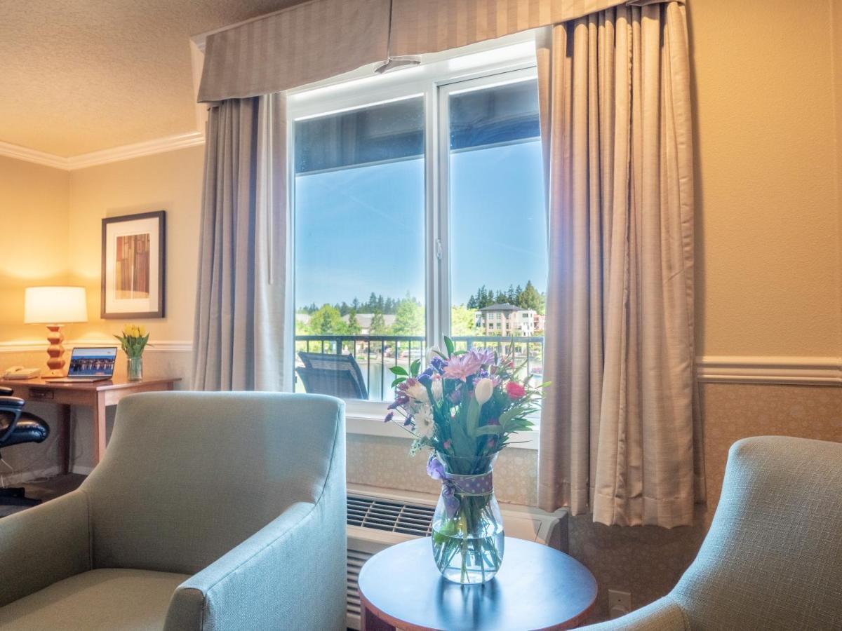 Oversized King Room Lake View
