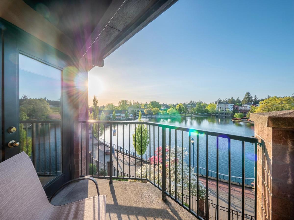 Premier Lakeside King