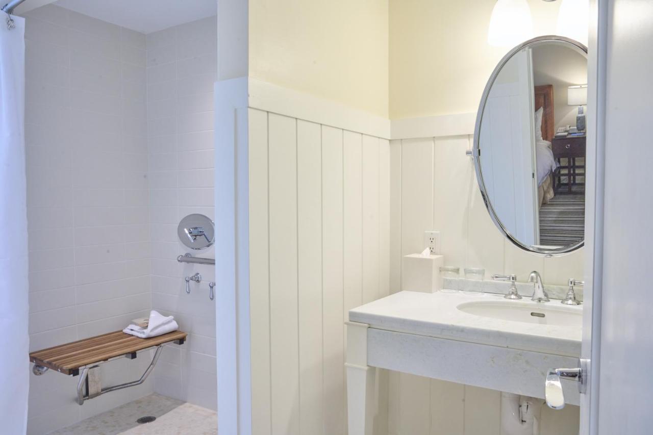 King Partial Harborview Accessible