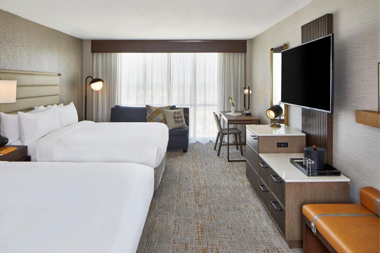 Double Queen Room,1538608909:JPEG