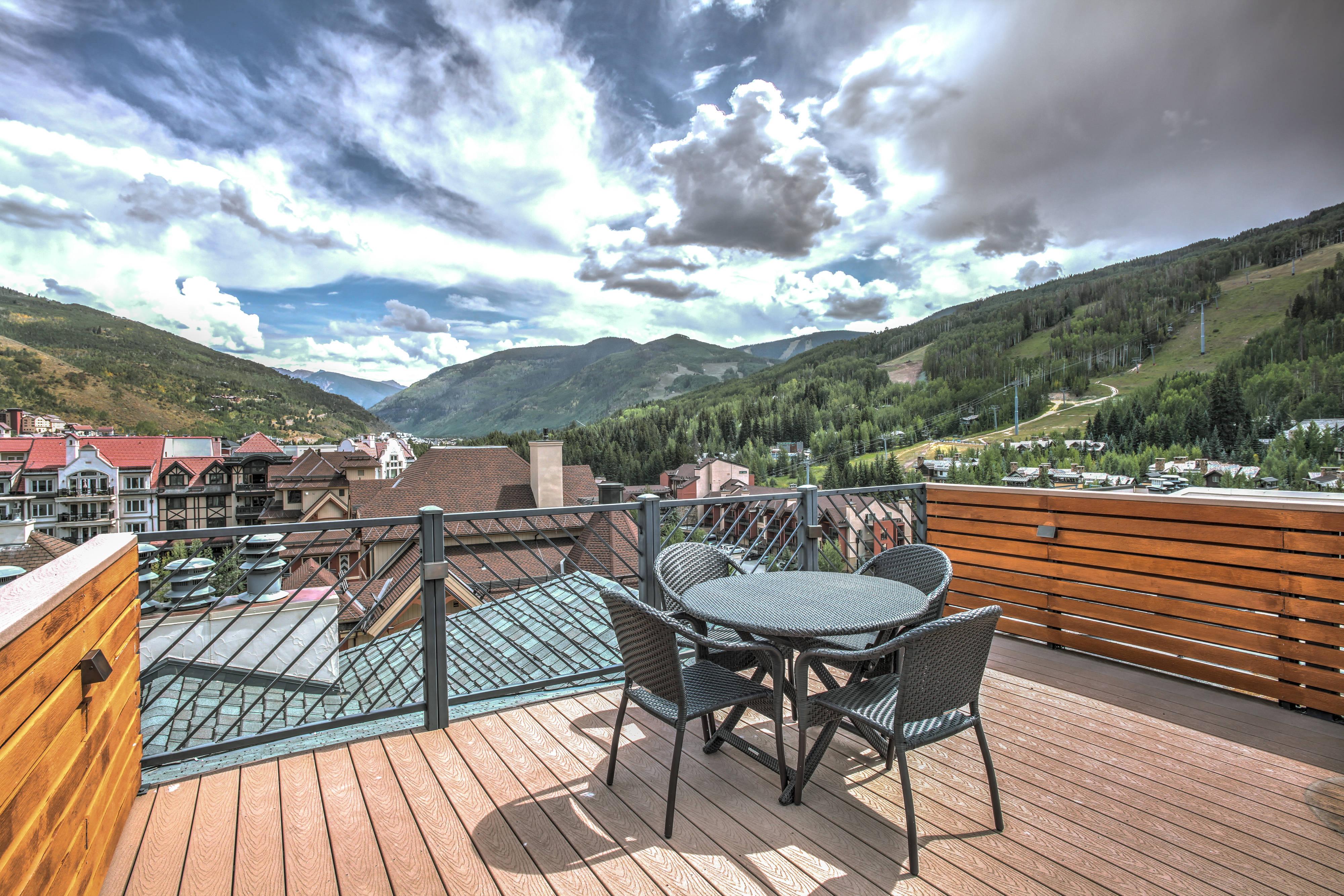 Four-Bedroom Penthouse Suite Mountain View Top Floor,1407106115:JPEG