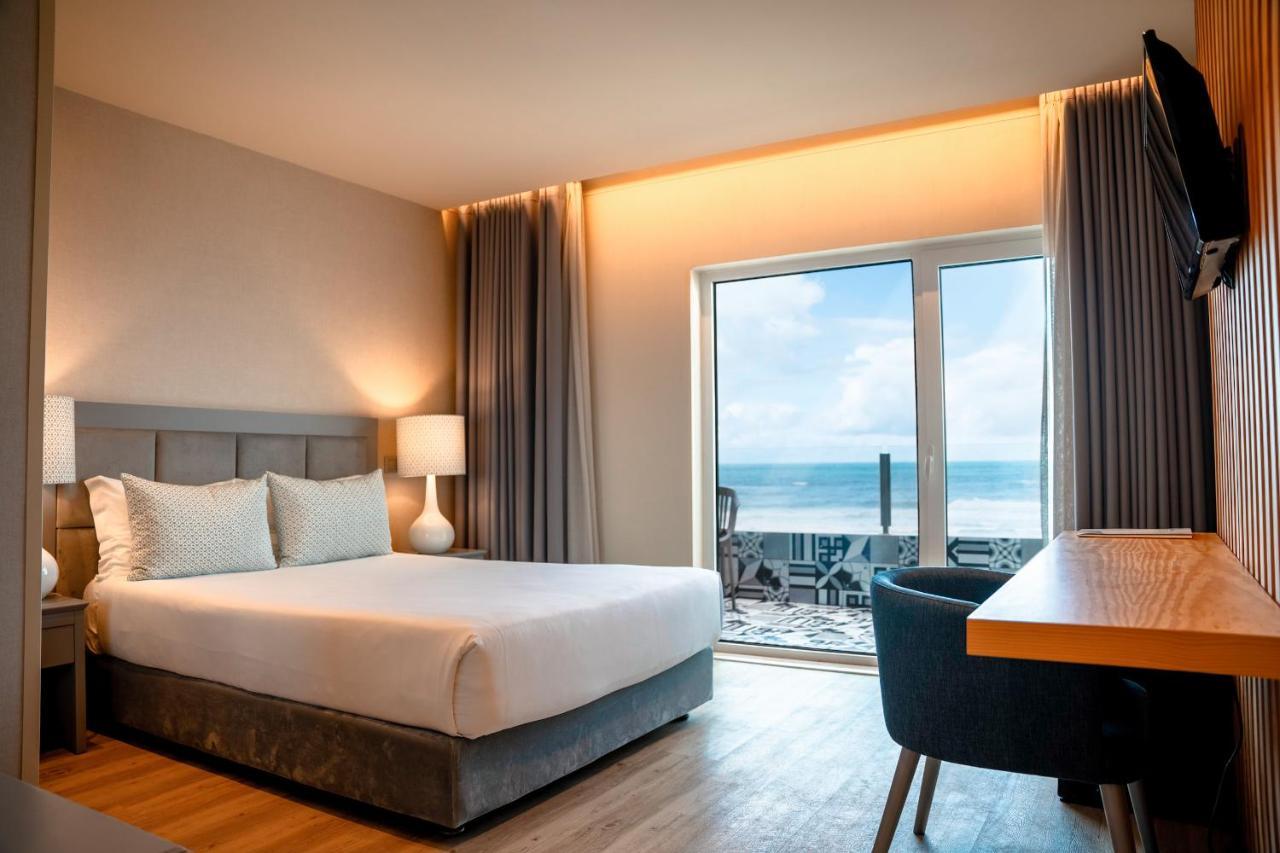 Double or Twin Room Frontal Sea View