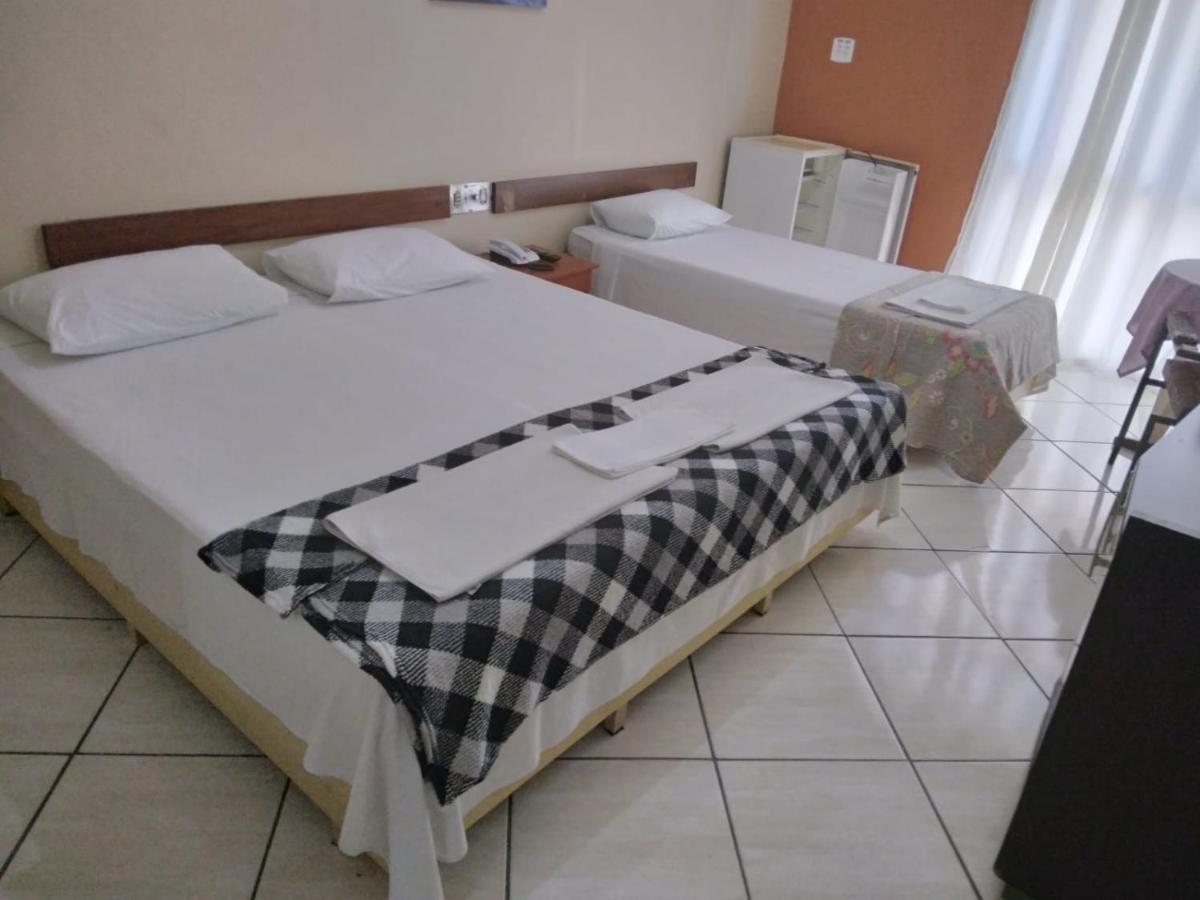 Quarto com Cama de Casal ou 2 de Solteiro
