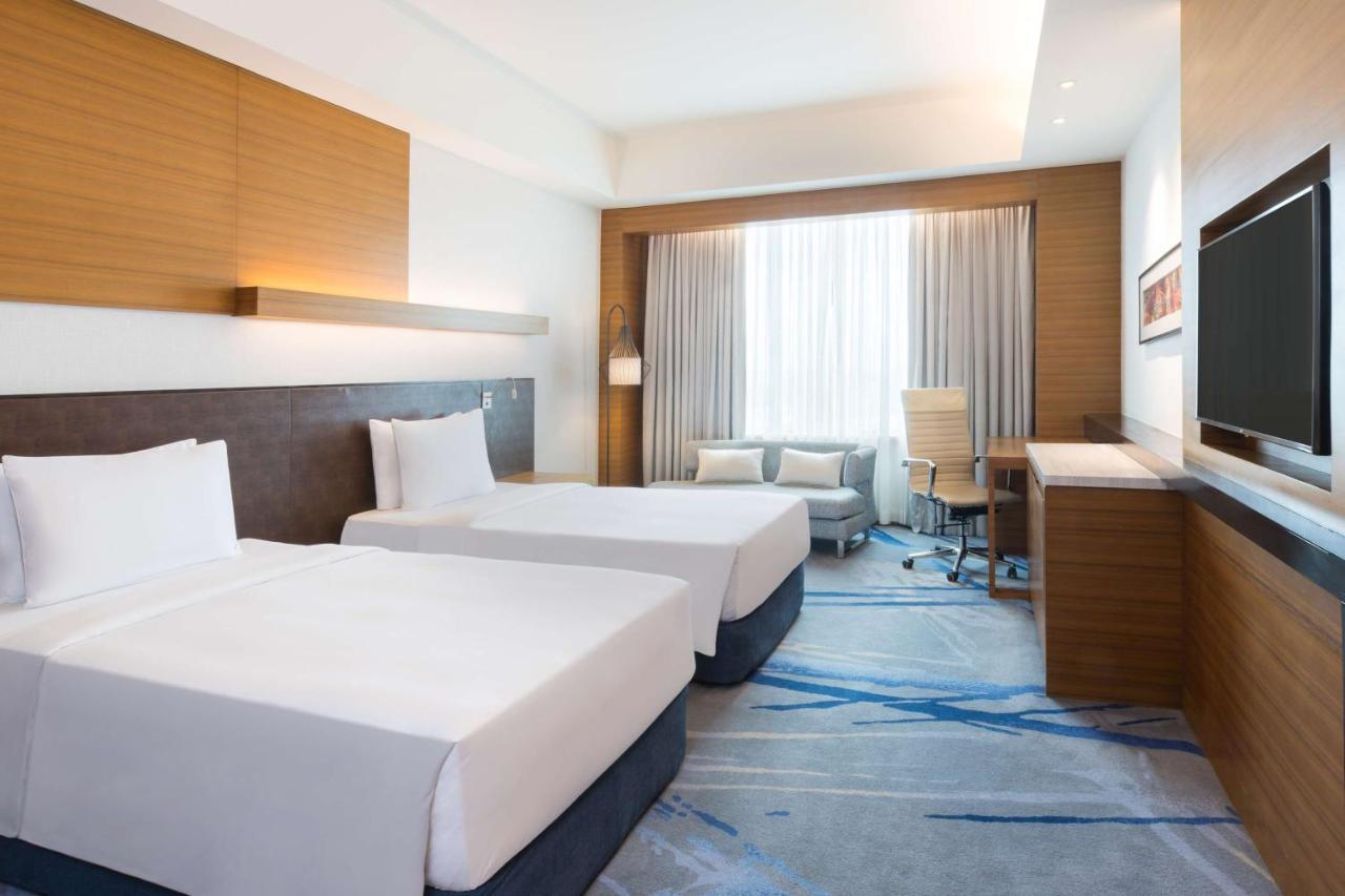 Business Class with Lounge Access