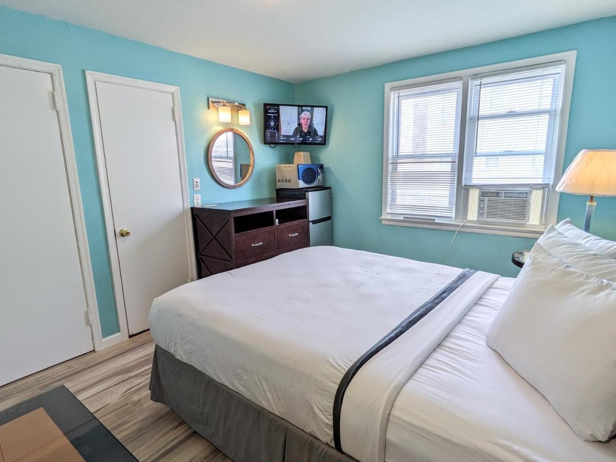Standard Queen Room