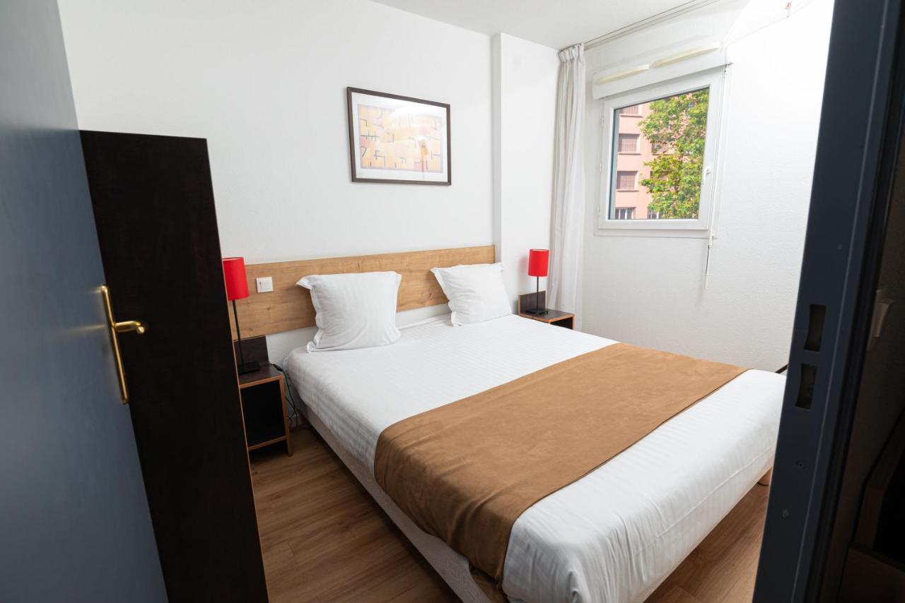 Apartment Large Double bed Twin beds,1409928248:JPEG