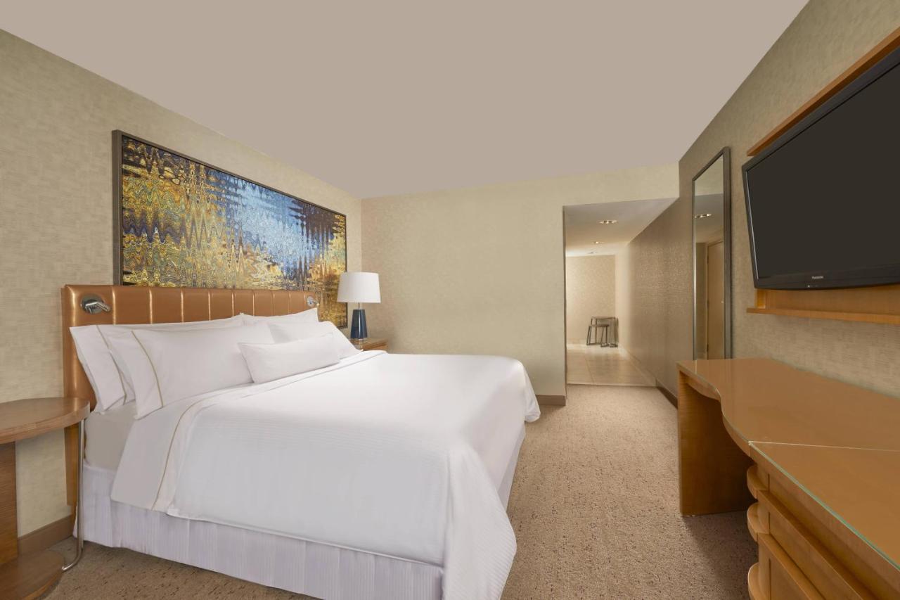 Traditional Guest room 1 King 3rd 5th floor