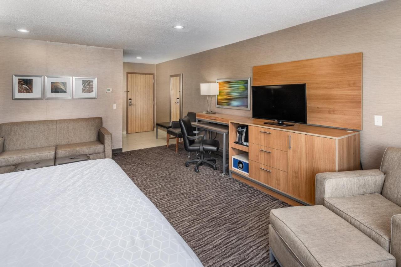 Standard King Room with Extra Space