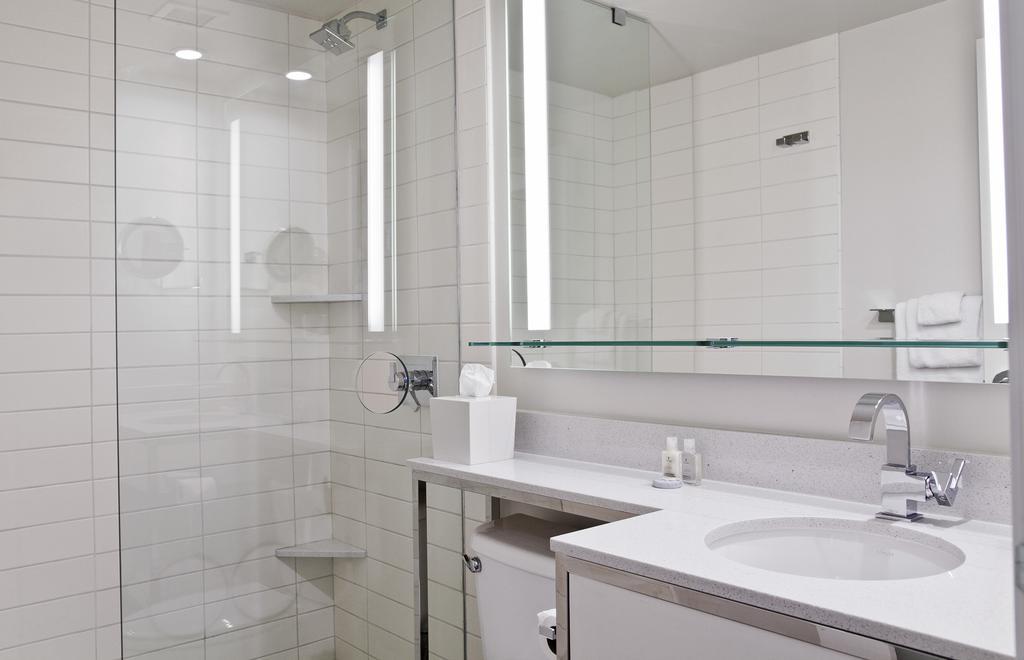 Deluxe King Room,141208476:JPEG